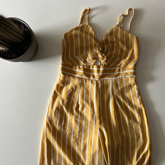 Whole in good condition, use it, yellow with white - Picture 1 of 1